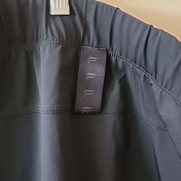 Fabletics 4X track pants New condition - Picture 6 of 6